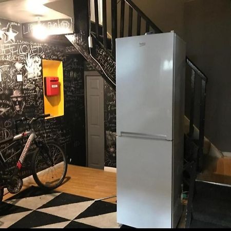 Single Room With Underbed 8 London Bagian luar foto
