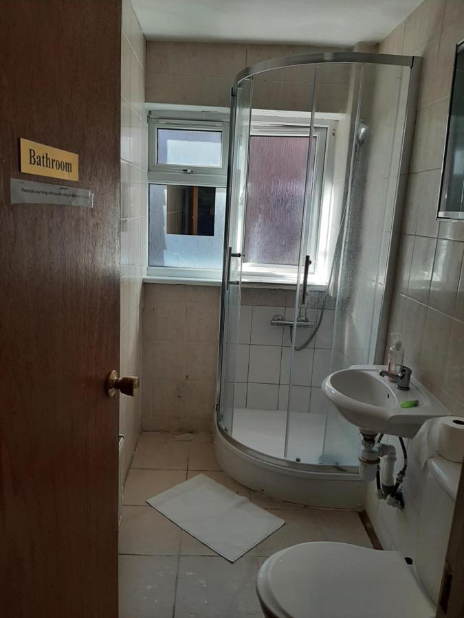 Single Room With Underbed 8 London Bagian luar foto